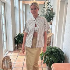 Gwyneth Paltrow wears a midaxi pencil skirt.