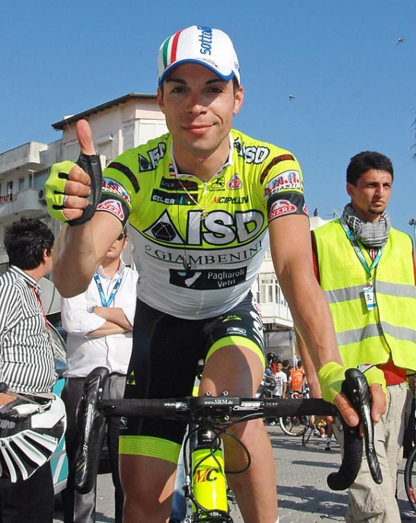 Thumbs up from stage winner and new race leader Giovanni Visconti.