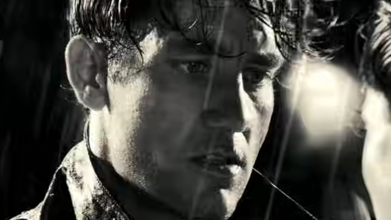 Clive Owens in the rain in Sin City