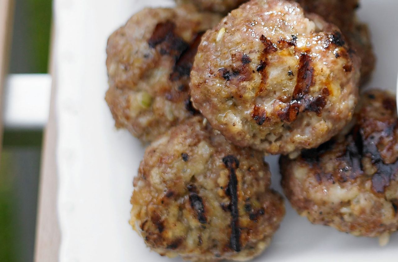 Spicy mini pork burgers recipe