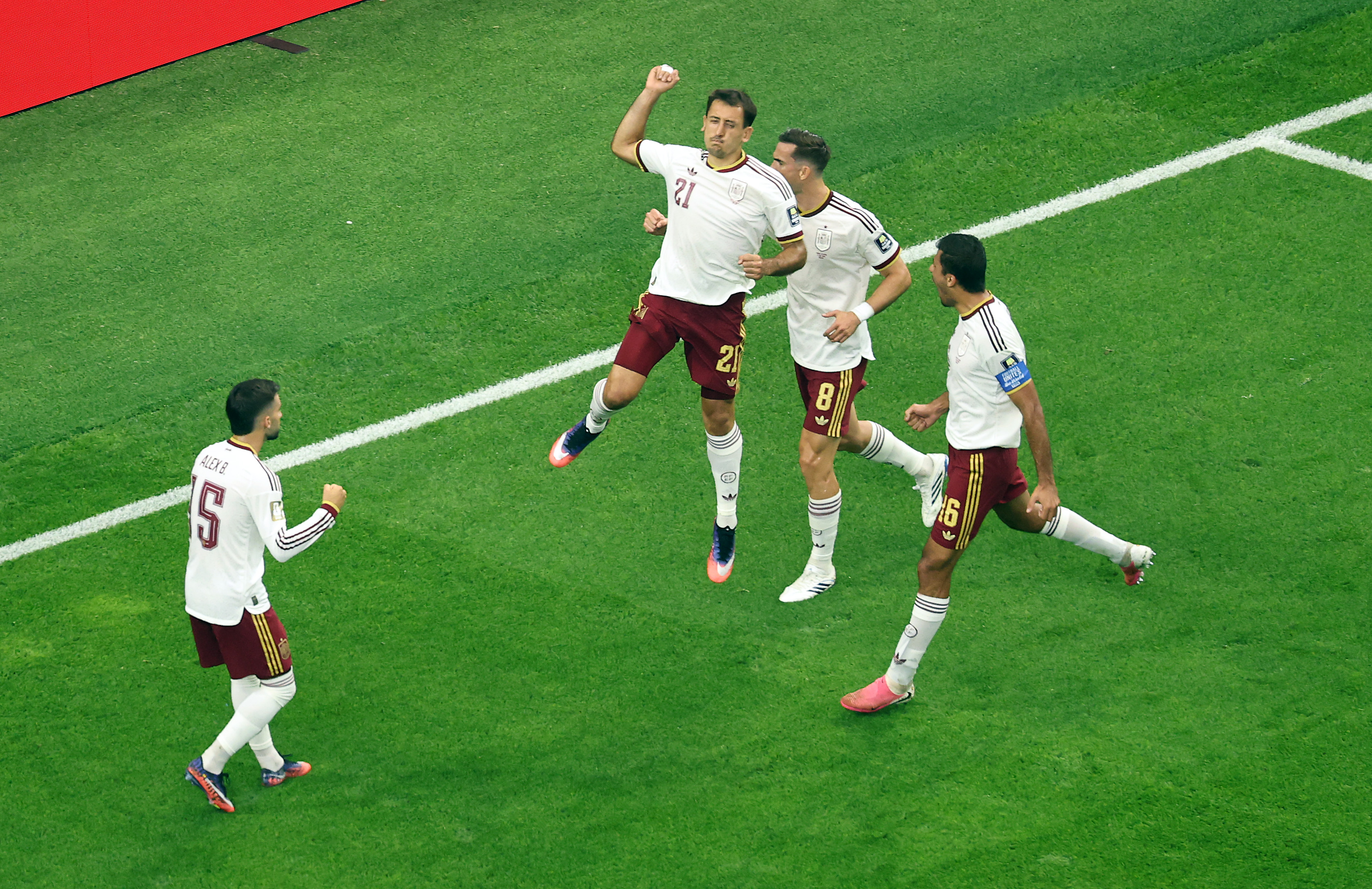 ARLINGTON, TEXAS - JULY 14: Mikel Oyarzabal #21 of Spain celebrates with teammates after converting a penalty to score the team&amp;apos;s first goal during the FIFA World Cup 2026 Semi Final match between France and Spain at Dallas Stadium on July 14, 2026 in Arlington, Texas. (Photo by Stacy Revere/Getty Images)