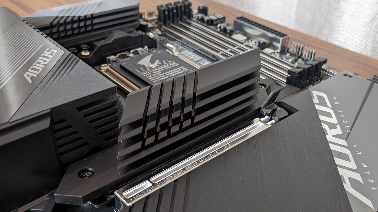 Gigabyte B650E Aorus Master M.2 heatsink