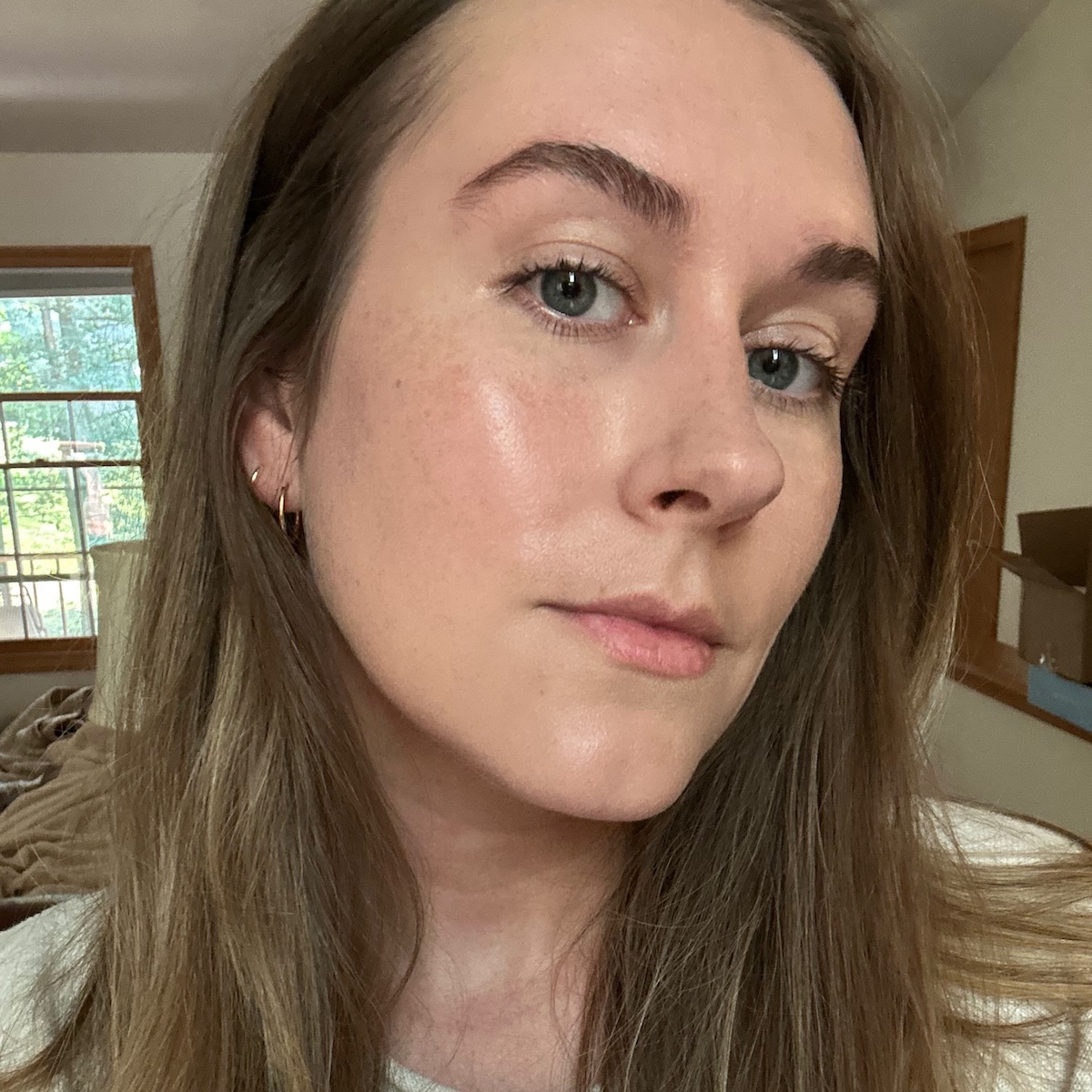 Beauty editor Kaitlyn McLintock wearing the best foundation for dry skin