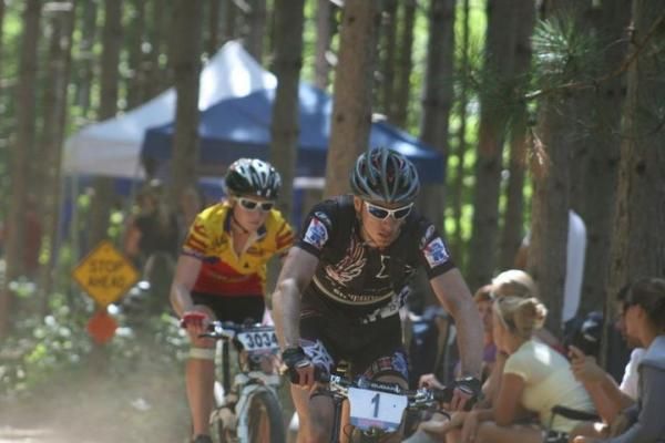 Tristan Schouten (Mafia Racing / Felt) motors through the feed area at WORS Reforestation.