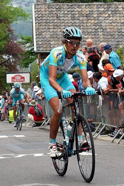 Andreas Kl&ouml;den (Astana) battles the Mur de Huy's steep slopes.