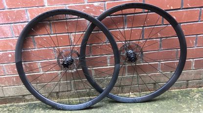 Images shows Deda Trenta 2 gravel wheelset