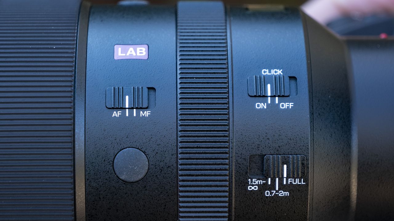 Close up of the Viltrox 135mm F1.8 Lab lens controls