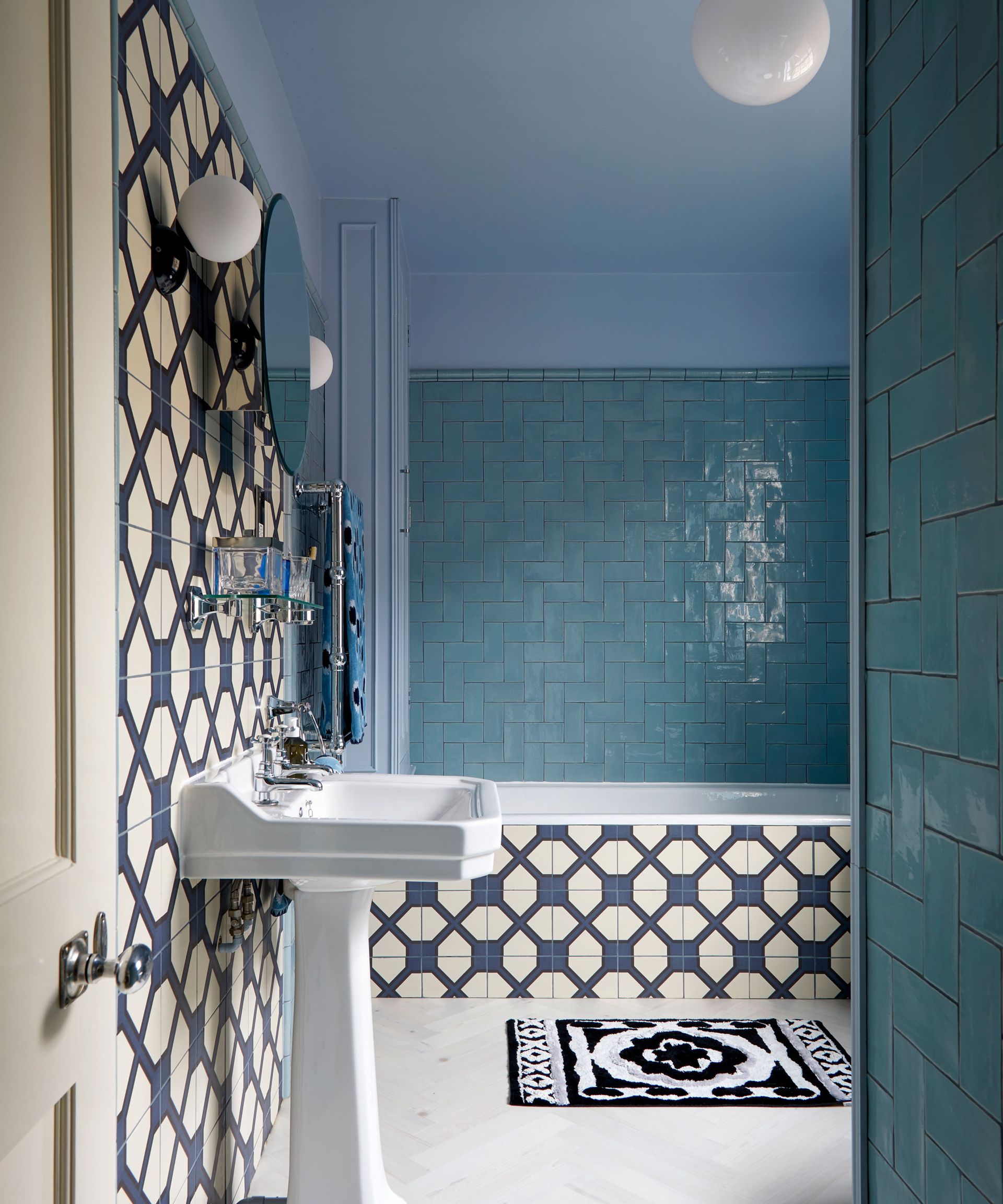 press image / do not re-use