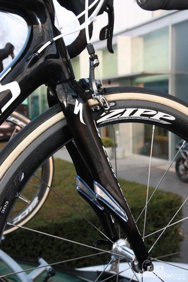 The new fork retains the current 1 1/8-to-1 3/8" tapered steerer diameter.