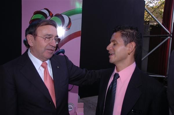 Ernesto Colnago chats with Jose Rujano