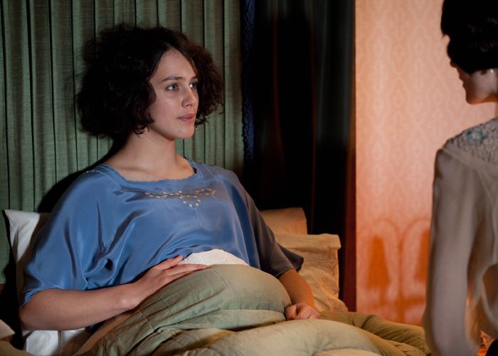 Shock for Downton Abbey fans as Lady Sybil dies 