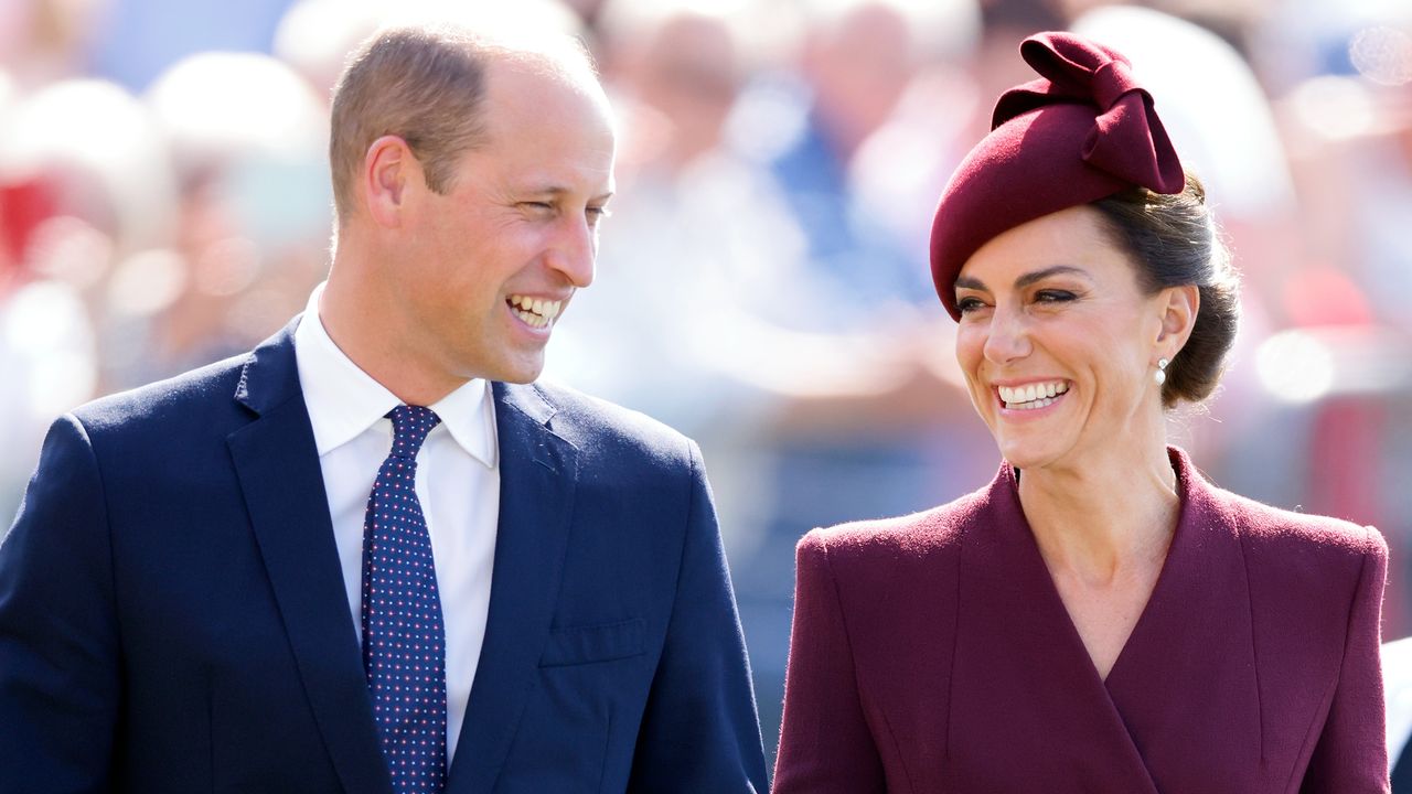  Prince William, Prince of Wales and Catherine, Princess of Wales attend a service to commemorate the life of Her Late Majesty Queen Elizabeth II at St Davids Cathedral 