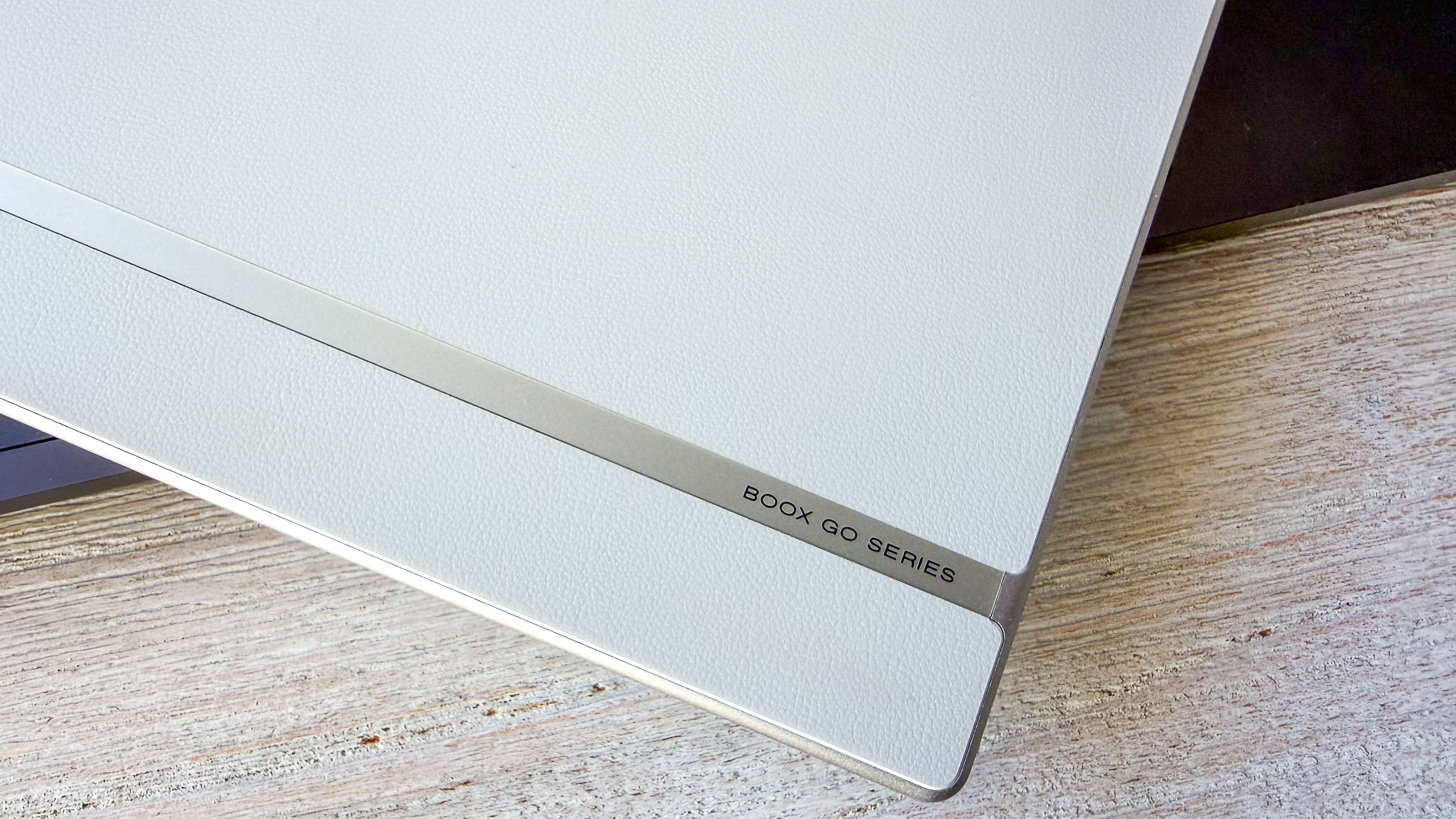 Branding on the rear of the Boox Go 10.3 (Gen II) Lumi