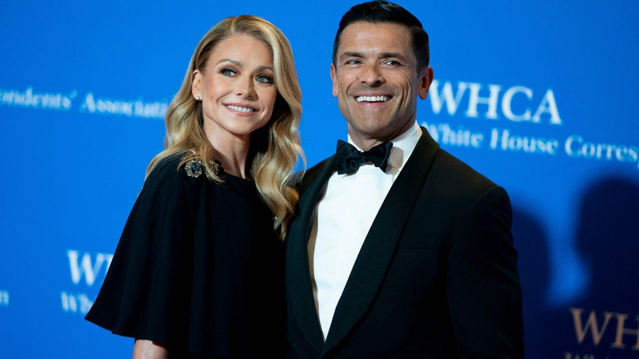 Kelly Ripa and Mark Consuelos