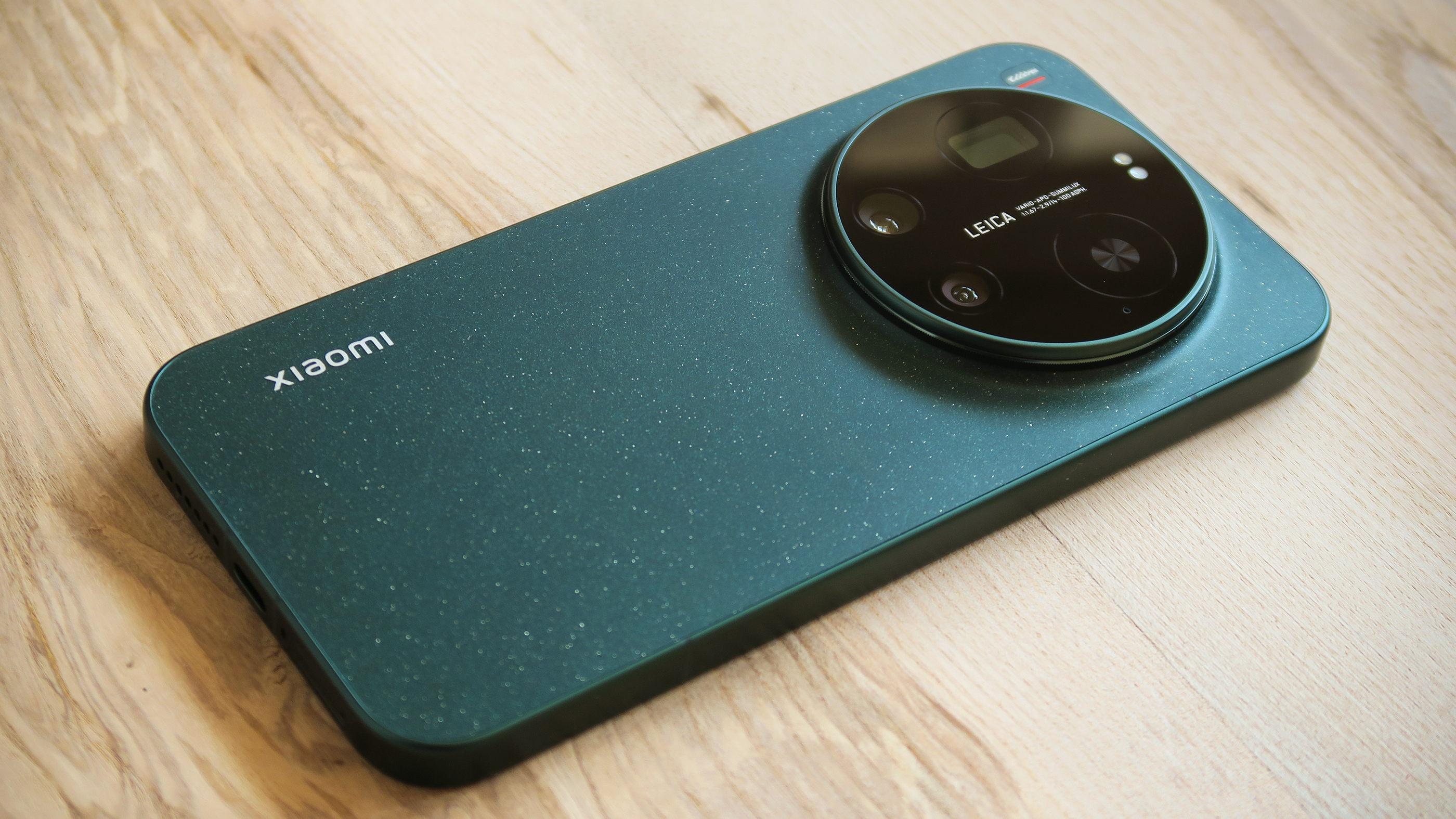 Xiaomi 17 Ultra review back angled