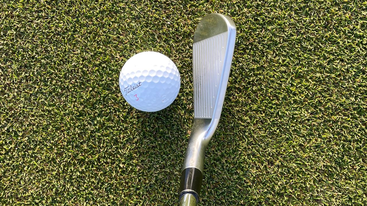 Srixon ZX7 Mk II iron address