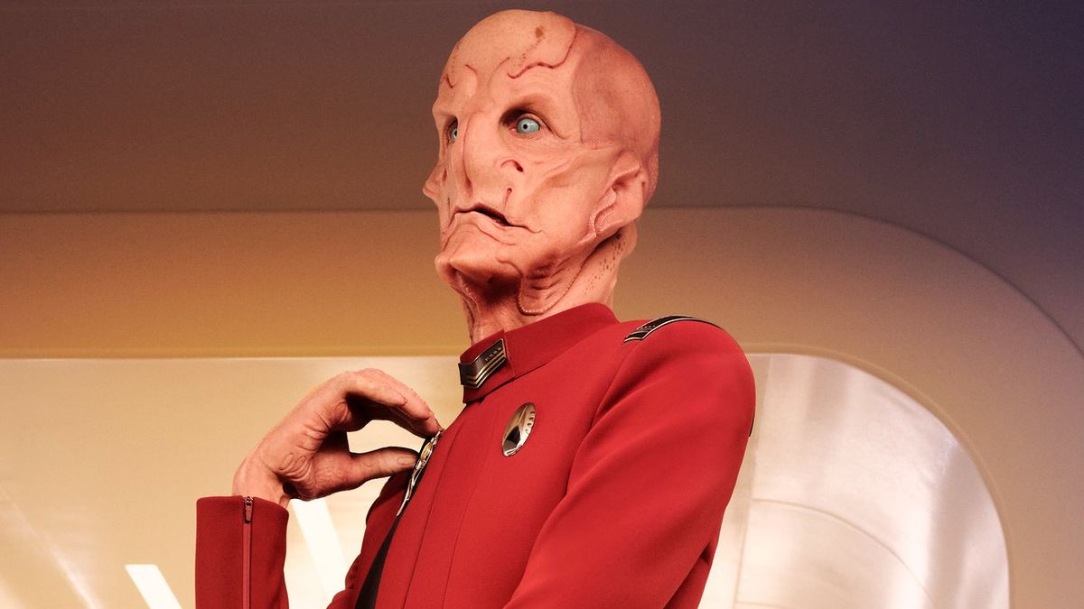 I thought Star Trek: Discovery would write Doug Jones off the show in season 5, but he explained the reasons why Saru wasn’t around much