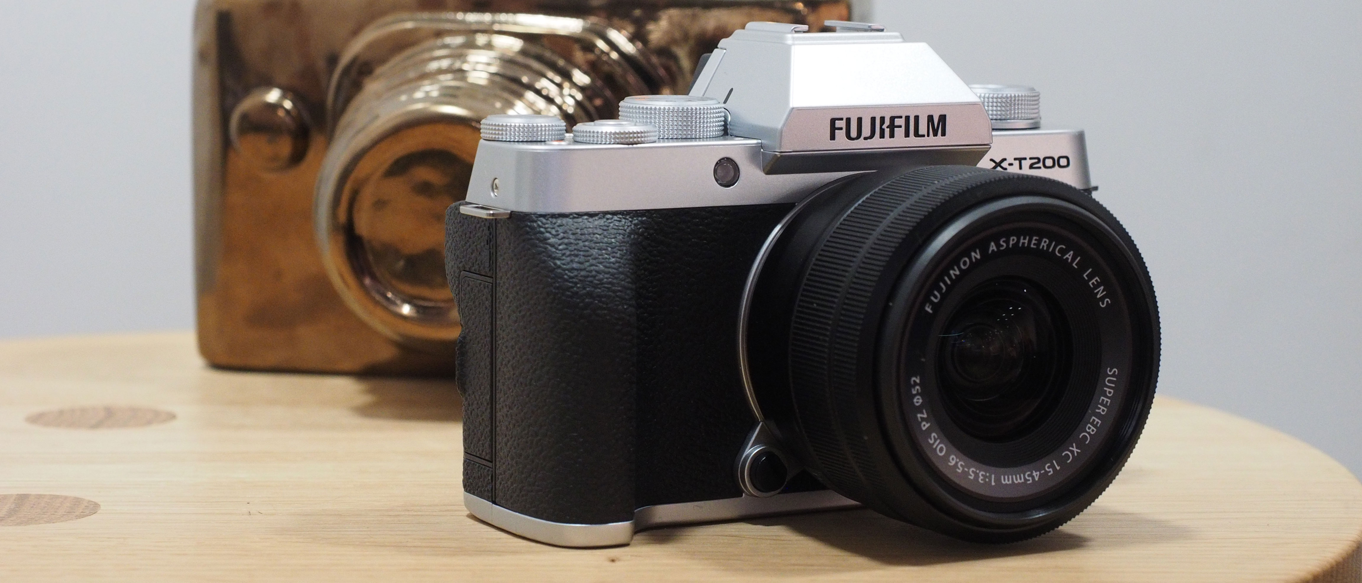 best camera for beginners: Fujifilm X-T200