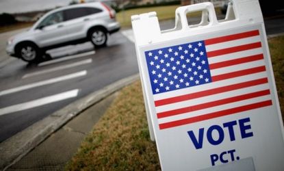 A sign lets voters know they can cast early ballots for the Florida primary election on. Jan. 27.