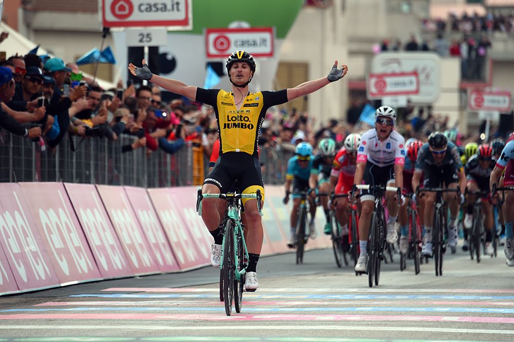 Enrico Battaglin (LottoNL-Jumbo) wins stage 5 at Giro d'Italia