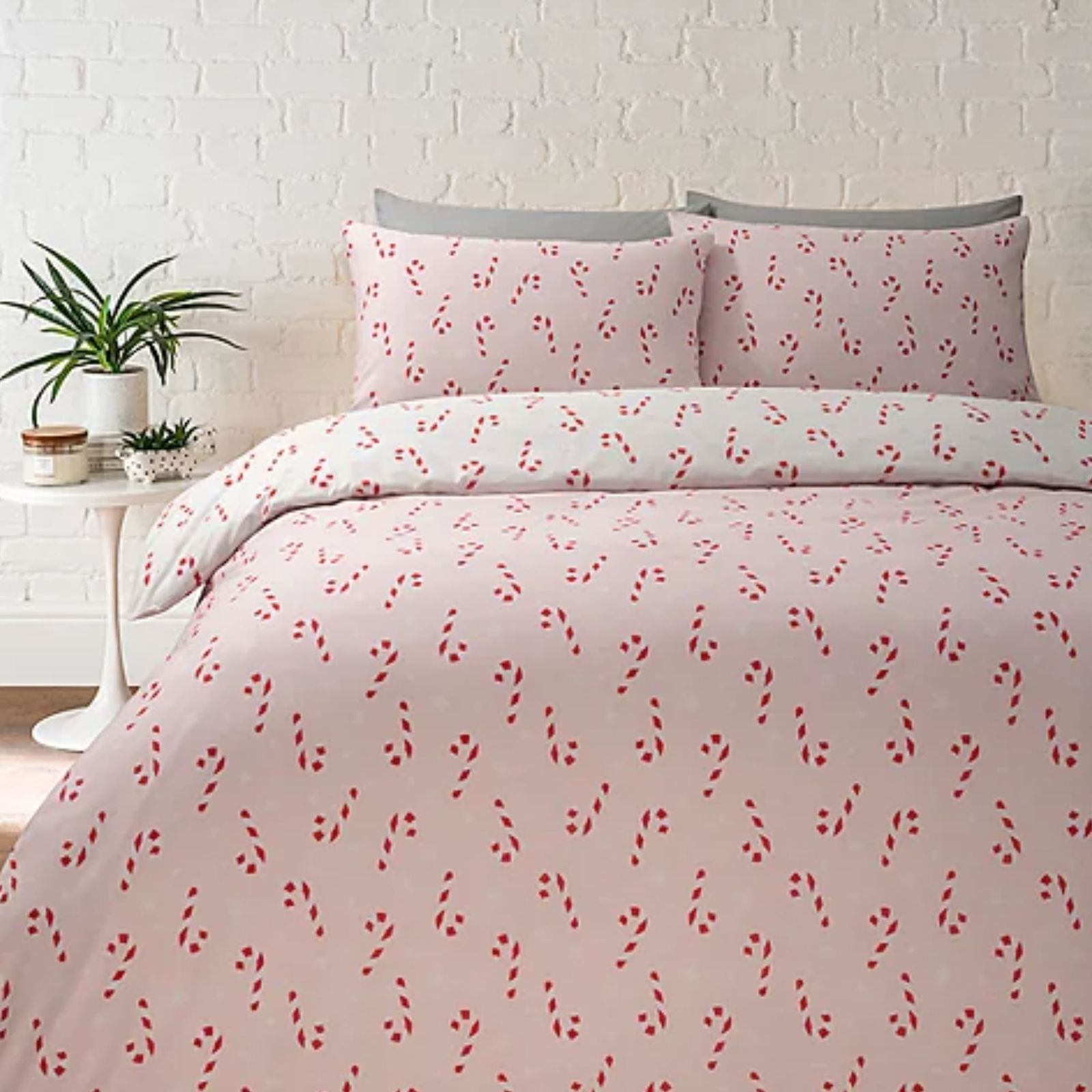 12 Christmas bedding sets for a stylish and festive sleeping space