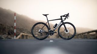 Look uses carbon nanotubes to keep its brand new climbing bike as feathery as possible