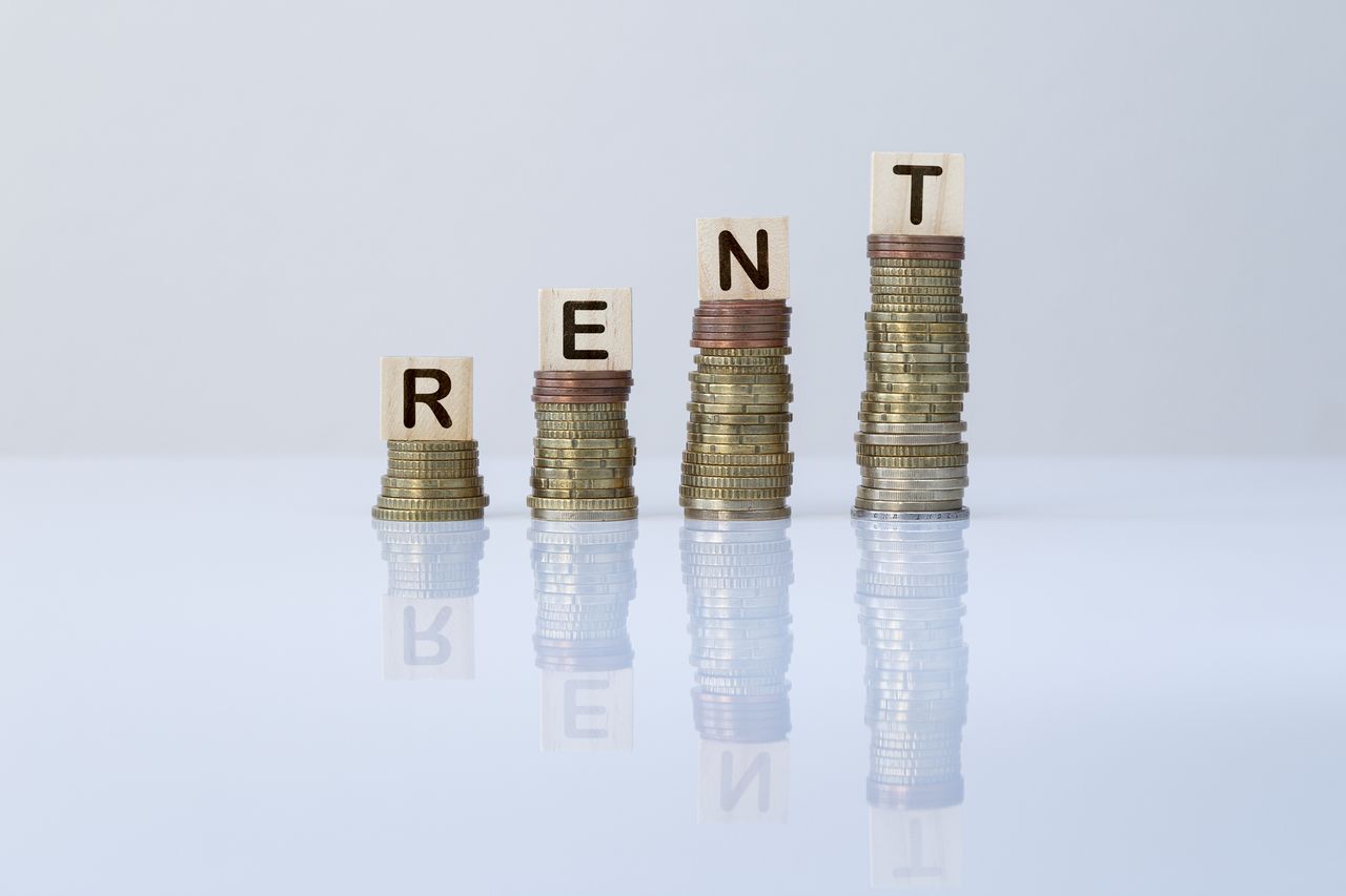 rental sign on pound coins