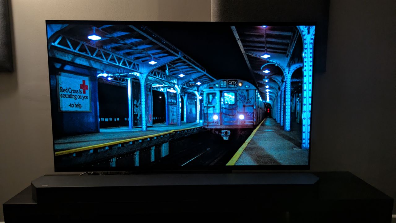 The Warriors 4K Blu-ray Paramount version on LG G5 showing subway train approaching