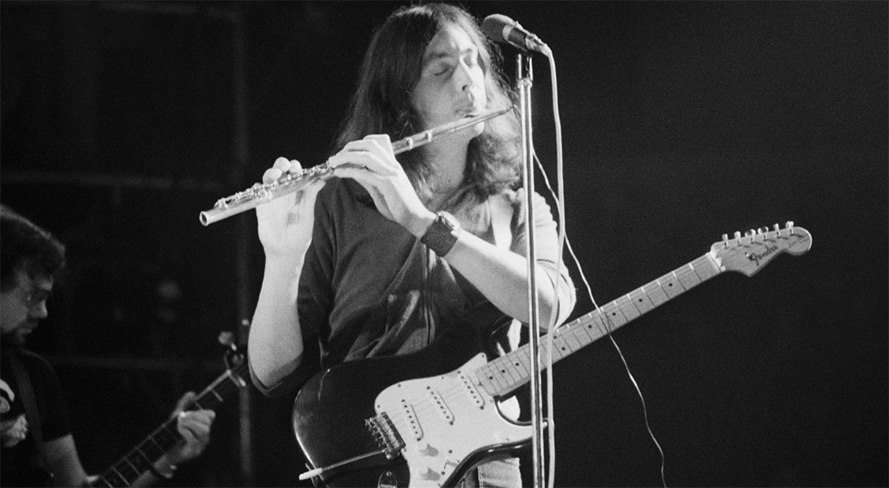 Andrew Latimer of Camel