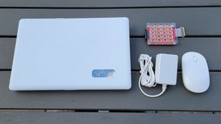 CrowPi-L Raspberry Pi laptop package