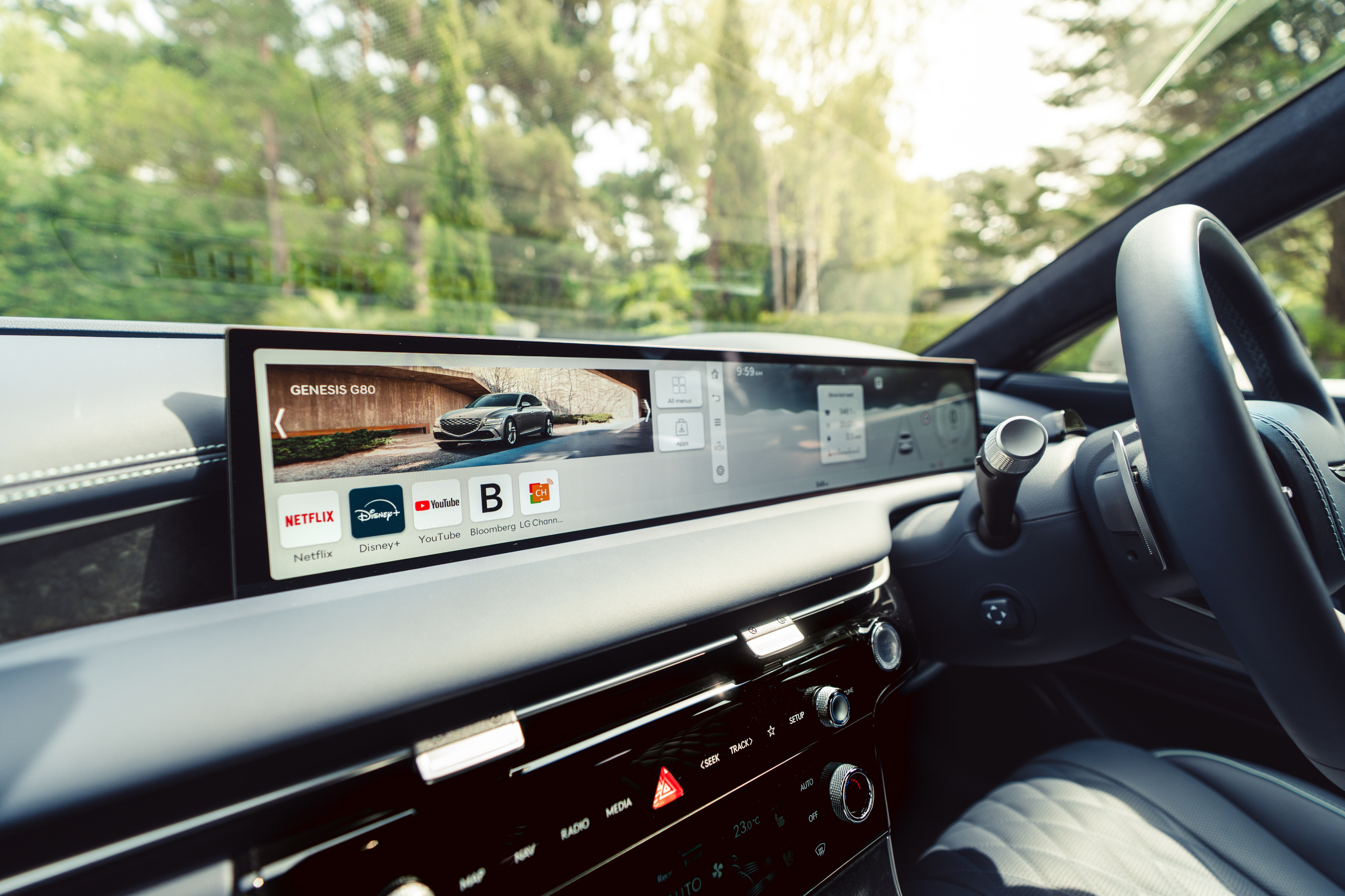 The new ultra-wide screen in the Genesis Electrified G80