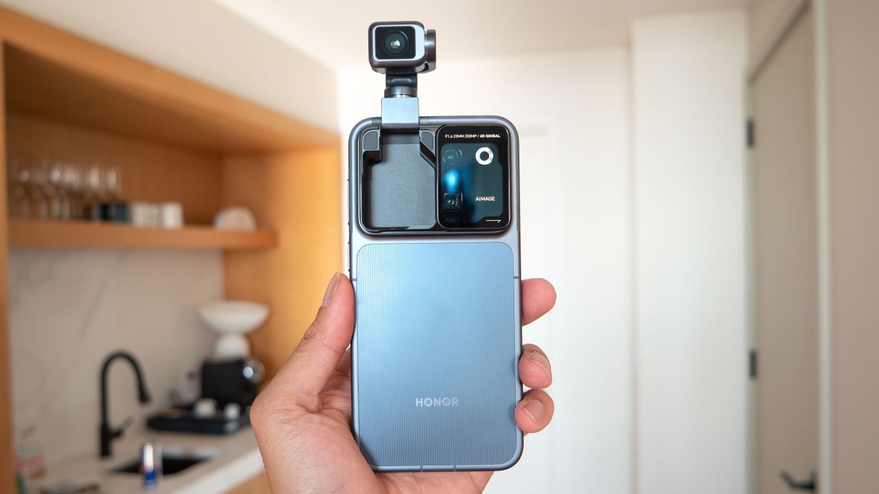 Honor Robot Phone hands-on.