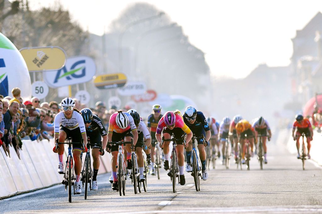 DE PANNE BELGIUM MARCH 24 Elisa Balsamo of Italy and Team Trek Segafredo Lorena Wiebes of Netherlands and Team DSM Marta Bastianelli of Italy and UAE Team ADQ Lonneke Uneken of Netherlands and Team SD Worx Maria Martins of Portugal and Team Le Col Wahoo Emma Norsgaard Jorgensen of Denmark and Movistar Team and Chiara Consonni of Italy and Team Valcar Travel Service sprint to win during the 5th Exterioo Womens Classic BruggeDe Panne 2022 a 1628km one day race from Brugge to De Panne Exteriooclassic UCIWWT on March 24 2022 in De Panne Belgium Photo by Luc ClaessenGetty Images