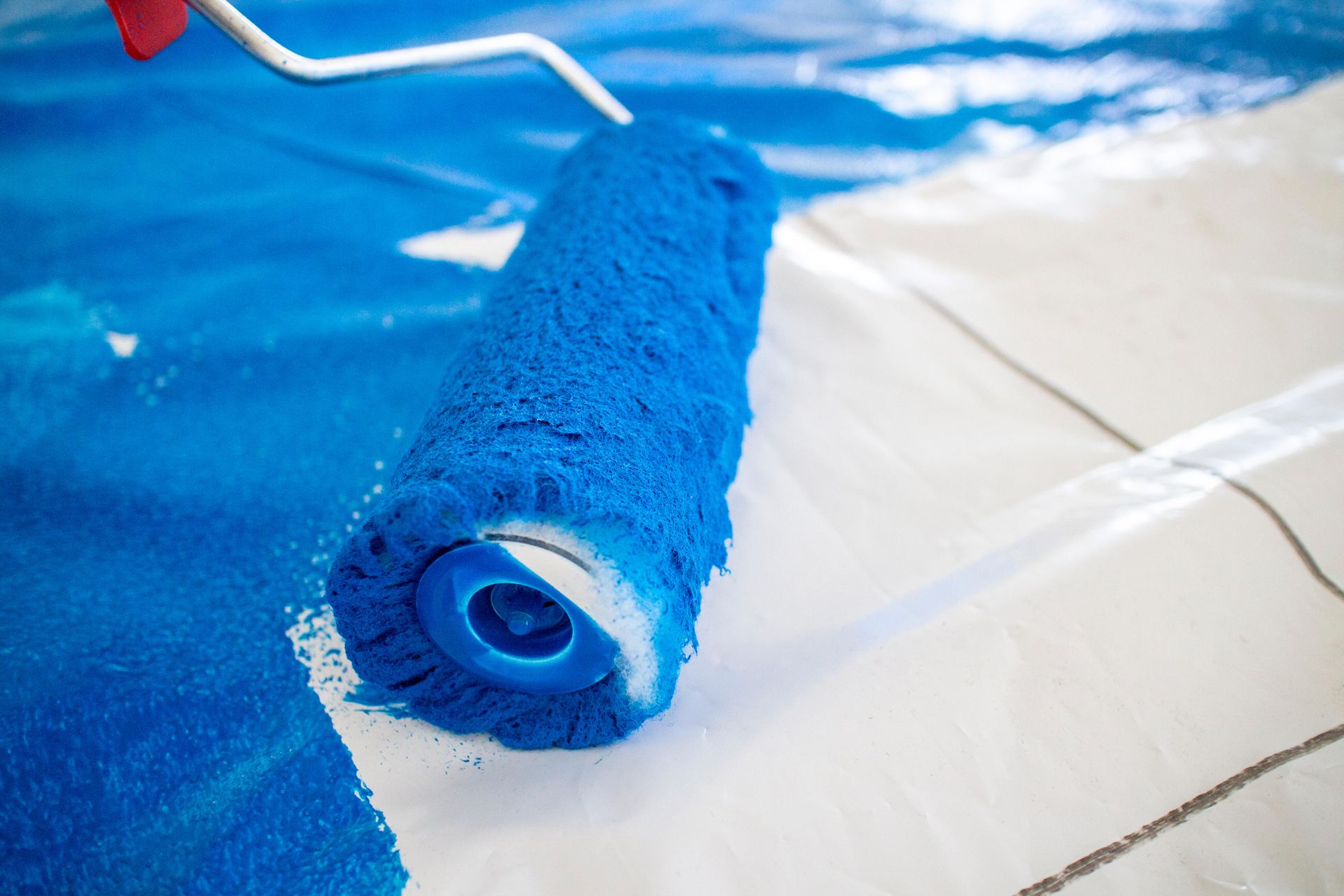 How to clean a paint roller and keep it in top condition