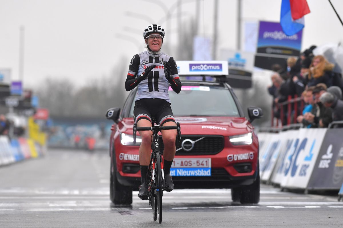 Ellen Van Dijk (Sunweb) wins Dwars door Vlaanderen