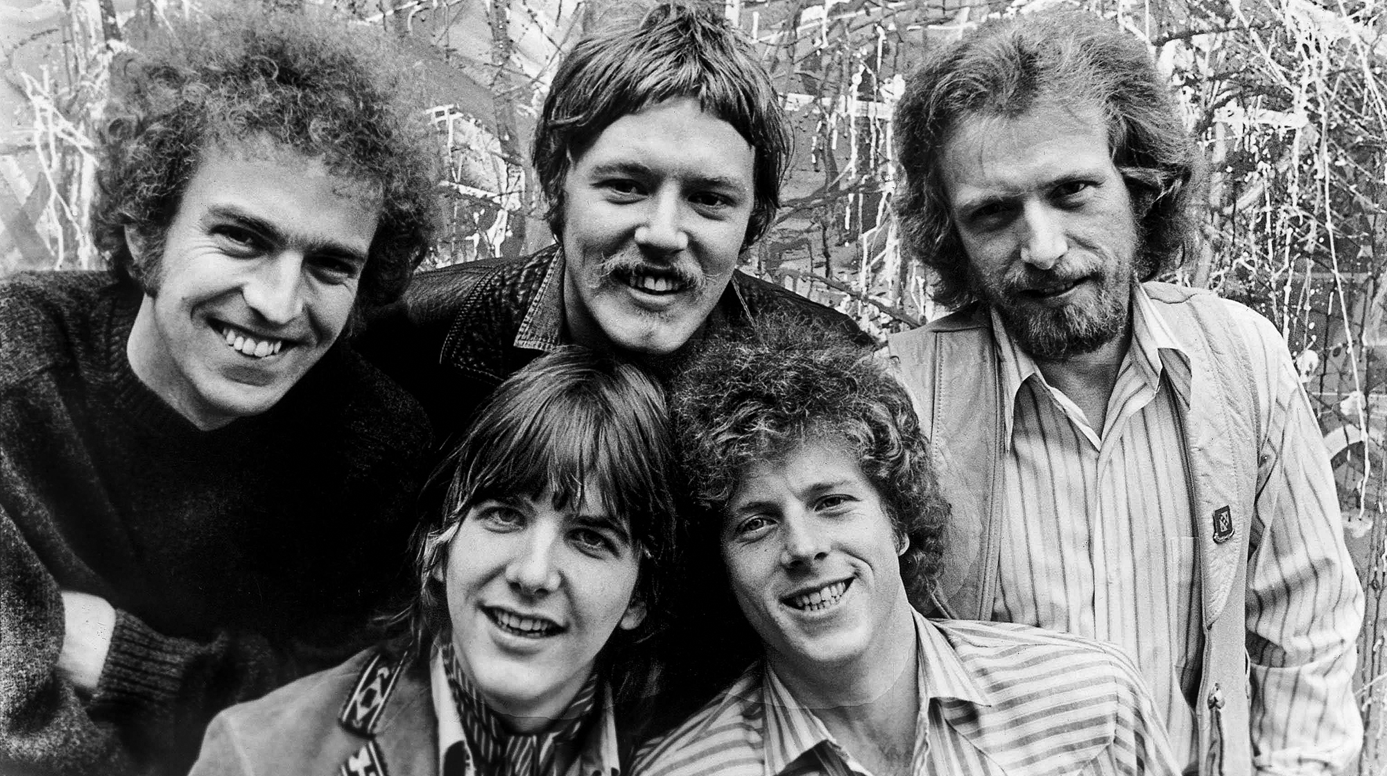 Pete KLEINOW and Chris HILLMAN and Bernie LEADON and FLYING BURRITO BROTHERS and Gram PARSONS and Michael CLARKE, L to R: (back) Bernie Leadon, Michael Clarke, Sneaky Pete Kleinow; (front) Gram Parsons, Chris Hillman
