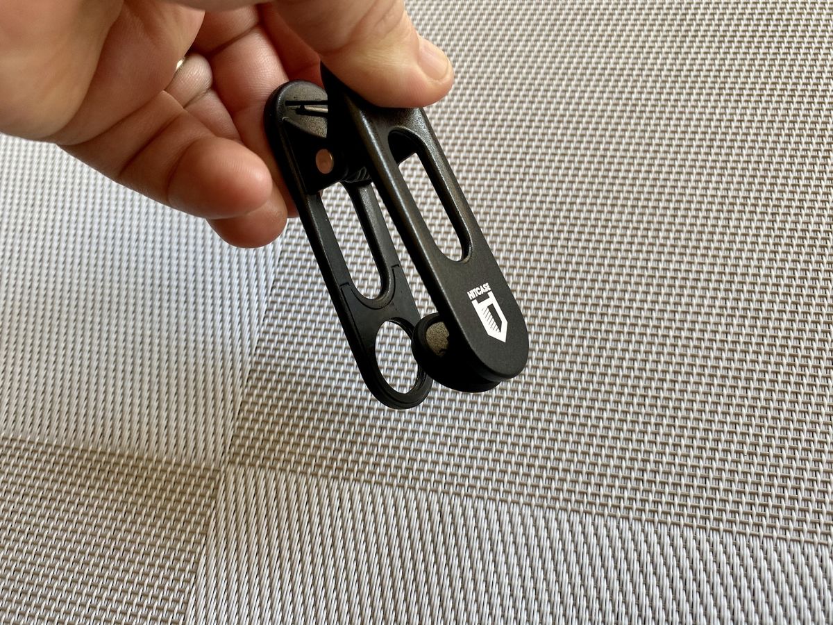 Hitcase Oneclip Lens Clip Open