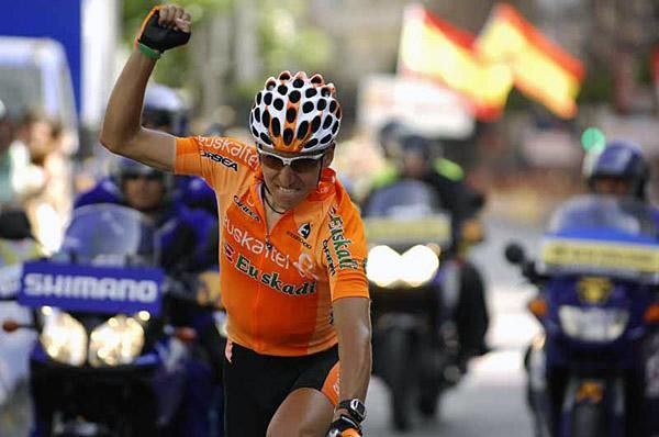 Igor Anton (Euskaltel) happy for his team-mate who won the stage