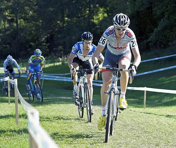 Nicolas Bazin (Big Mat-Auber 93) leads the chase early in the Elite Men's race.
