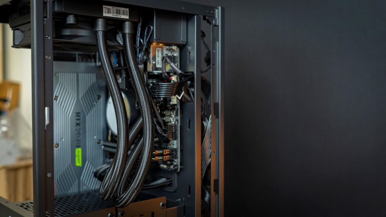 Thermaltake The Tower 100