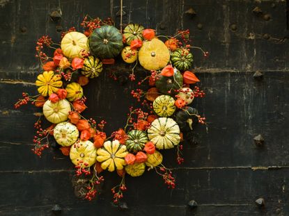 How to Make a Fall Pumpkin Wreath - THE SWEETEST DIGS