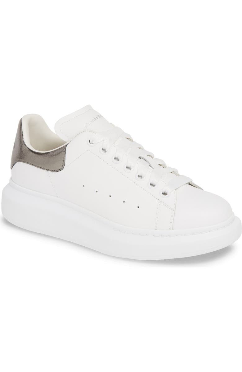 Oversized Sneaker