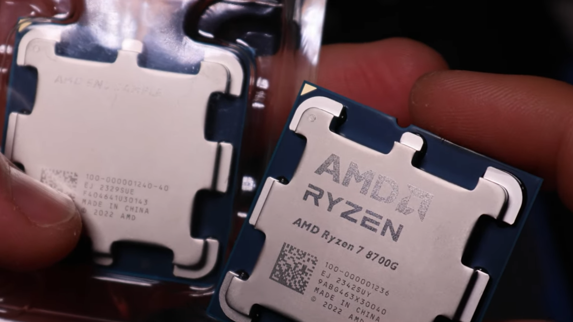 leaked-amd-ryzen-7-8700ge-35w-desktop-zen-4-apu-tested-vs-8700g-23