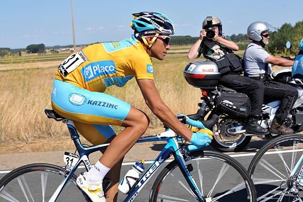 Race leader Alberto Contador (Astana) rides in the maillot oro.