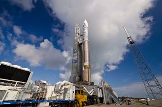 Atlas V Rolled Out to Launch Pad