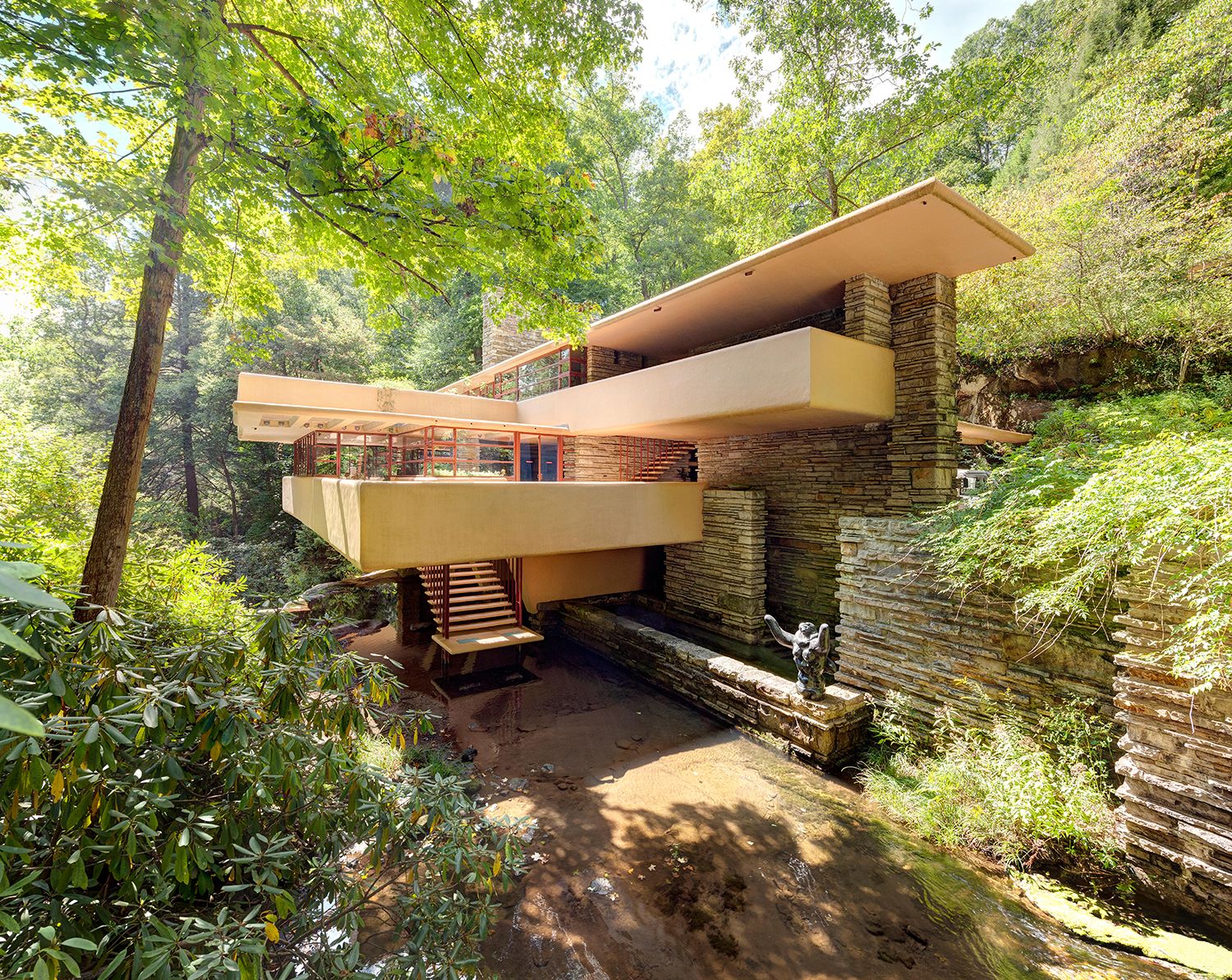 Fallingwater - A Look At Frank Lloyd Wright's Architectural Masterpiece 