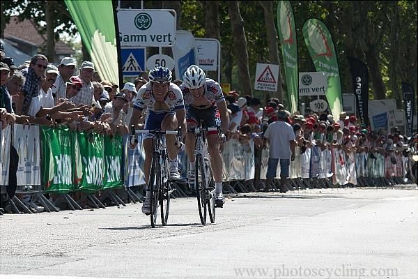 Cyril Bessy (Saur-Sojasun) and Sylvain Georges (Big Mat-Auber 93) attacked late in the stage.