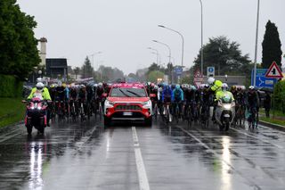 Stage 16 of the Giro d'Italia started under heavy rain