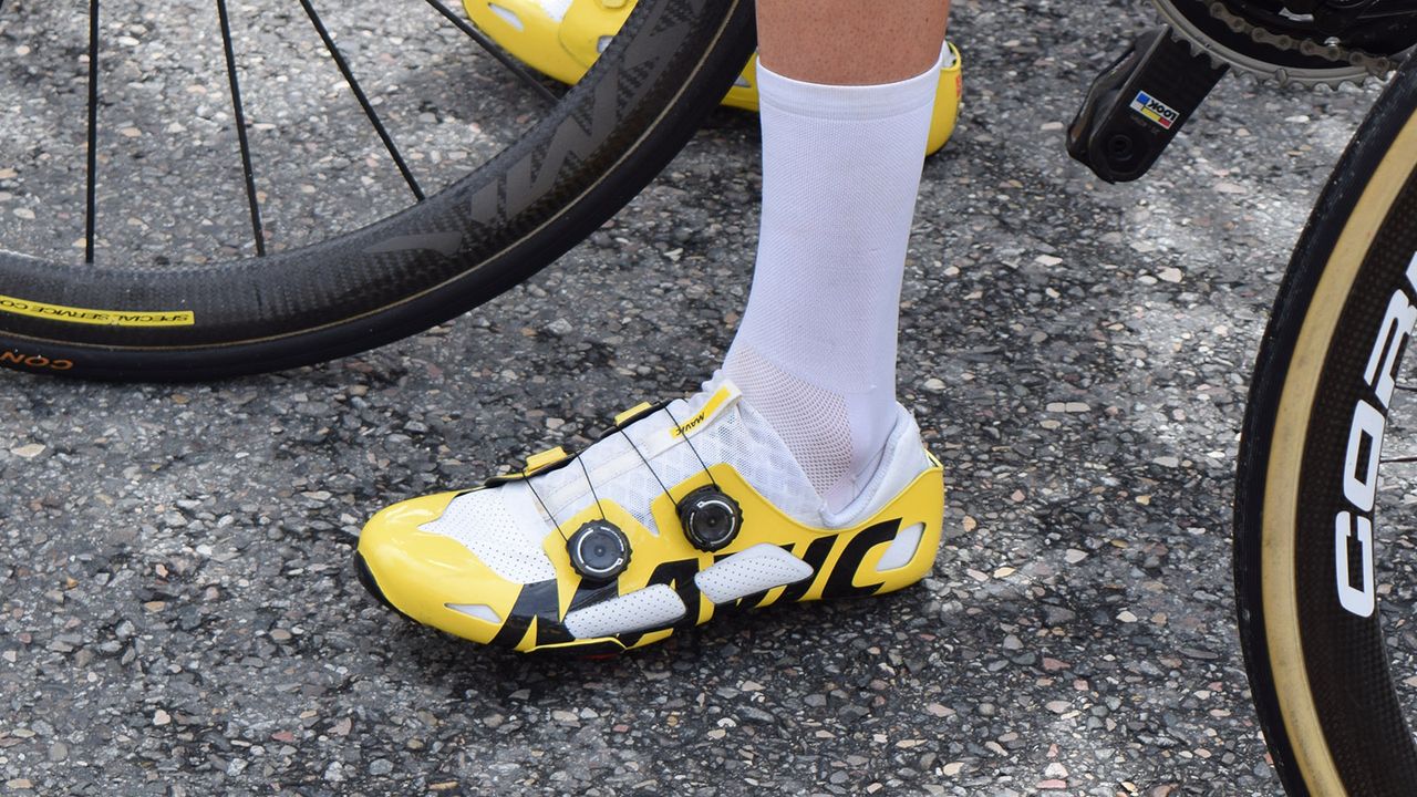 Romain Bardet wears the &euro;1,000 Mavic Comete carbon shoes