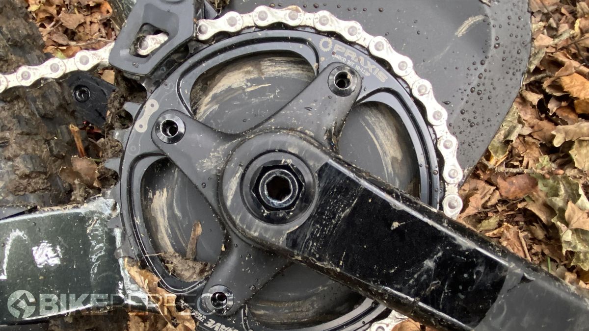 Signs of rub from dirt behind the chainring on the Specialized Turbo Tero 3.0